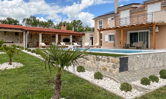 Ruzic Casa | Impresionante casa en Ruzic con jacuzzi
