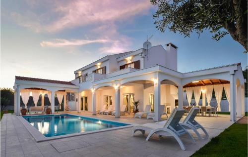 Sestanovac Casa | Awesome Home In Sestanovac