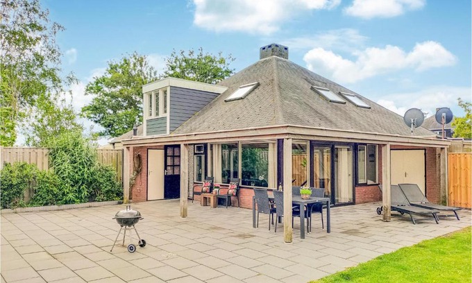 Stavenisse Casa | Awesome Home In Stavenisse With Kitchen