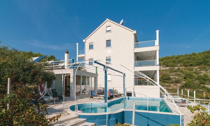 Stomorska Casa | Preciosa casa en Stomorska con sauna
