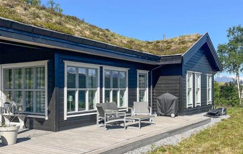 Møre og Romsdal Casa | Awesome Home In Stranda With Wifi