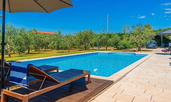 Mofardini Casa | Impresionante casa en Tinjan con sauna