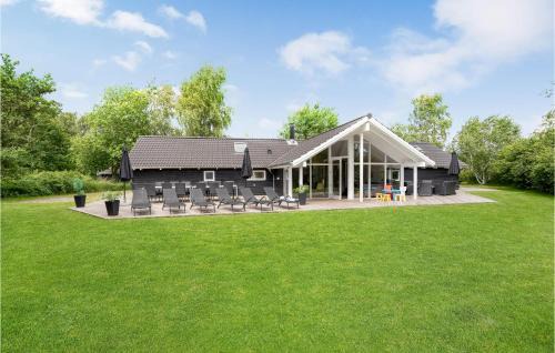 Marielyst Casa | Awesome Home In Væggerløse With Sauna