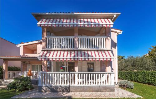 Peroj Casa | Awesome Home In Vodnjan With Kitchen