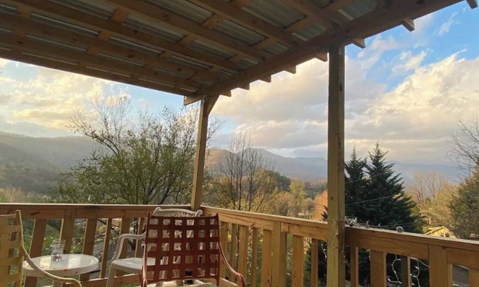 Sylva Casa | Awesome House in Downtown Sylva!
