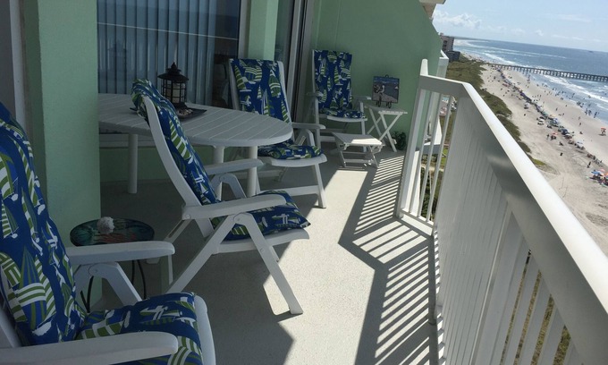 North Myrtle Beach Condominio | Semanas de agosto con descuento, impresionante Cherry Grove Oceanfront Paradise Condo