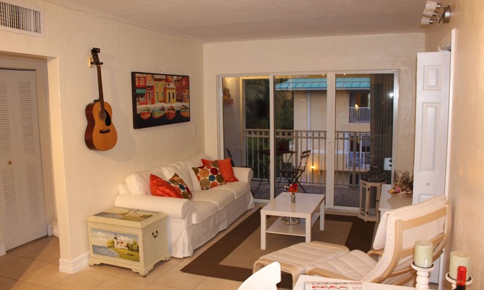 Key Biscayne Condominio | Impresionante y relajante 2Bdr / 1bthr. Excelente ubicación y valor.