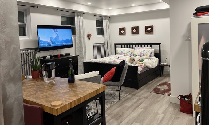 Cote-Saint-Paul Apartamento | Awesome studio/bachelor 15 min to downtown Montreal
