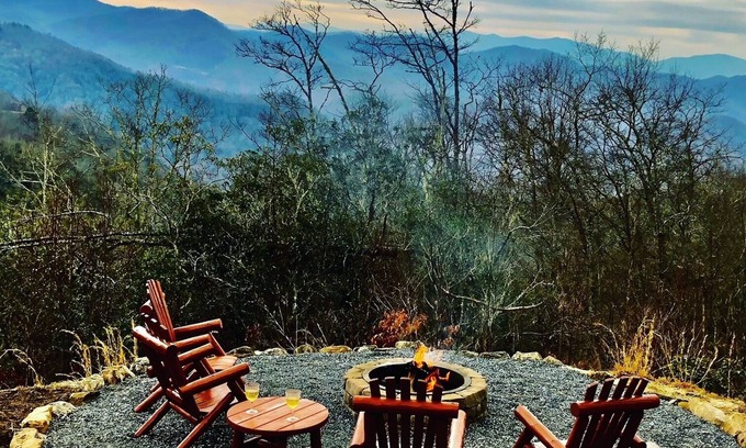 Bryson City Cabina | Awesome Views at High Elevations - 1 bedroom with King bed, 3 bath cabin
