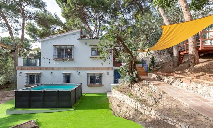 Pinares de San Anton Casa | AXARQUÍA - Maravillosa casa de campo con piscina elevada y WiFi Gratis