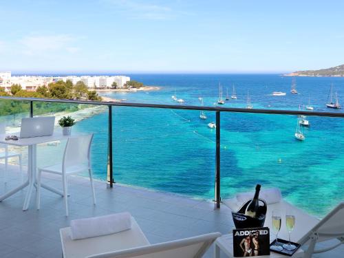 Bahía de San Antonio Apartamento | Axel Beach Ibiza - Adults Only
