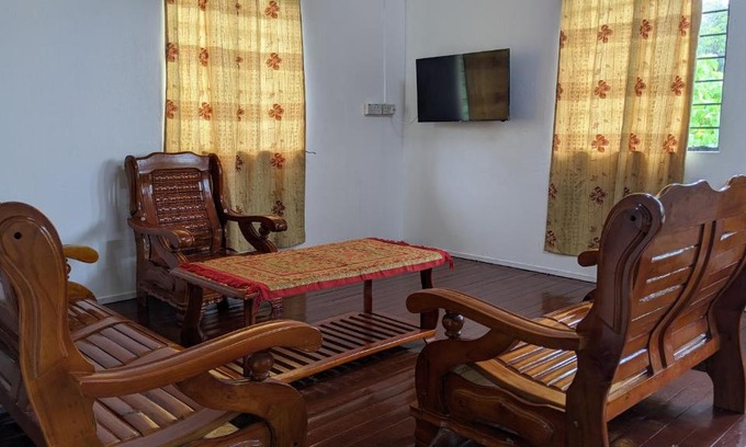 Labuan Casa | Ayana Homestay