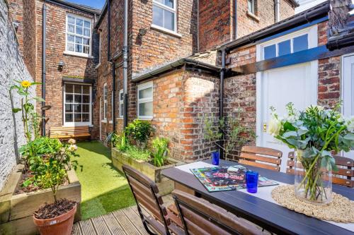 York Casa | Aycliffe Cottage