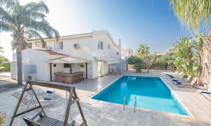 Ayia Thekla Cabaña | Ayia Napa Holiday Villa AT26 - a villa that sleeps 10 guests in 4 bedrooms