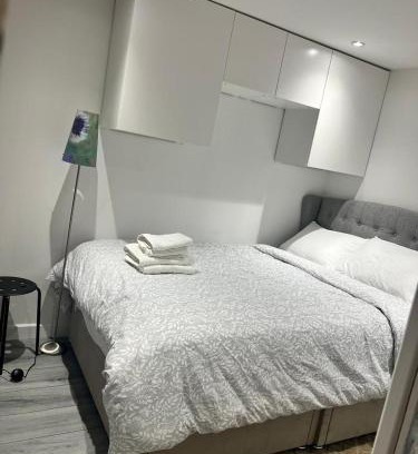 Ongar Apartamento | AYOS