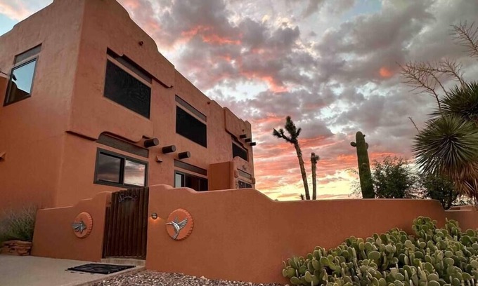 Clarkdale Casa | AZ Wildhorse Retreat Sedona 21mi, HotTub, Pergola, Firetable