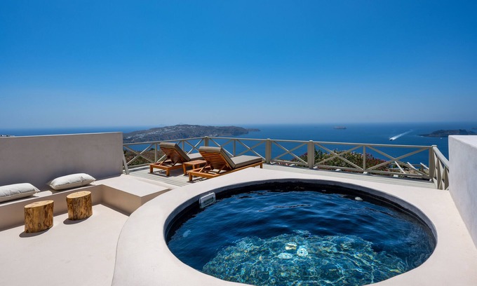 Megalochori Hotel | Azanti Suites