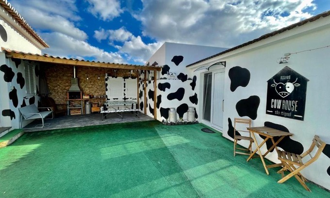 Ribeira Grande Casa | Azores Cow House