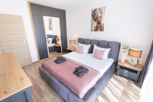 Saints Constantine and Helena Apartamento | Azur Pearl by RV Apartments