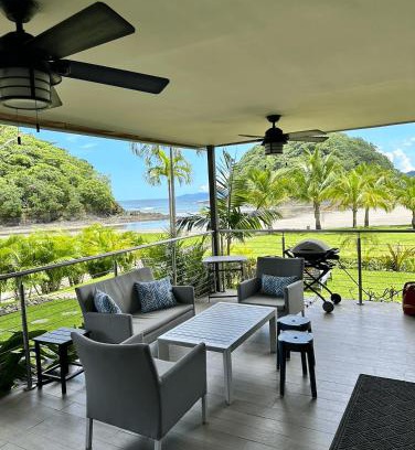 Las Escobas del Venado Apartamento | Azuero Lodge: Luxury Beachfront condo- Playa Venao