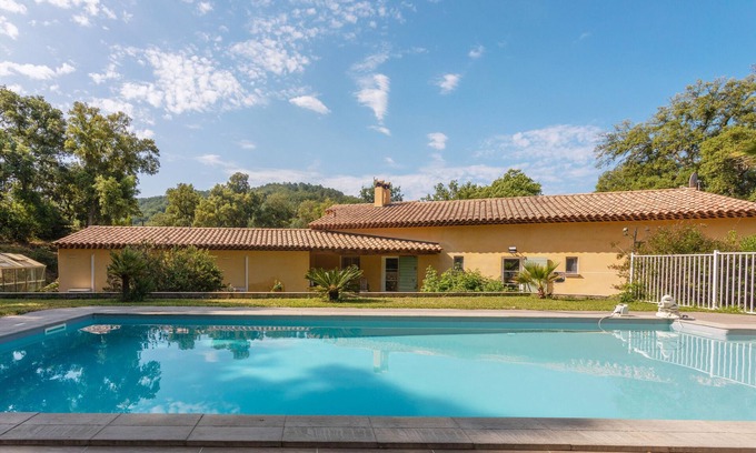 Collobrieres Apartamento | Habitación "Azur" con piscina compartida, Wi-Fi y aire acondicionado