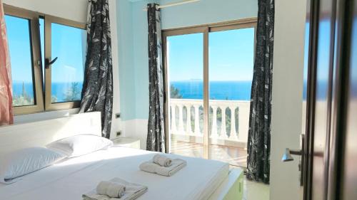 Dhermi Apartamento | Azure Apartments with Sea View Drymades
