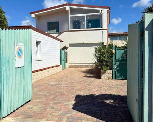 Focene Apartamento | Azure Oasis with parking near the airport & beach