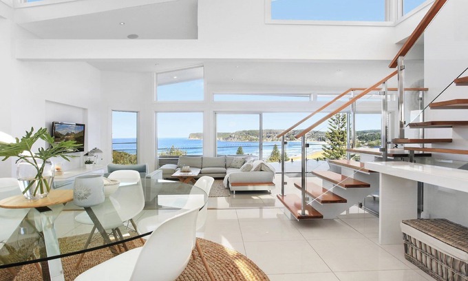 North Avoca Casa | AZURE, AVOCA BEACH - VISTAS AL MAR, 13M PISCINA, CORTO PASEO A LA PLAYA, WIFI Y FOXTEL