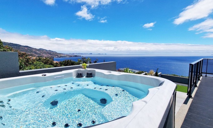 Gaula Casa | Azure Serenity by LovelyStay