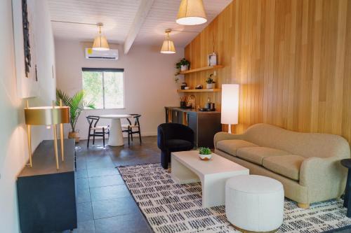 Tahquitz River Estates Hotel | Azure Sky Hotel - Adults Only