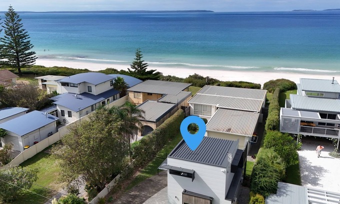 Callala Beach Apartamento | Azure Studio - Ocean Glimpses - 3 Mins Walk to Beach