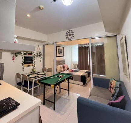 Pasay Hotel | Azure Urban Resort with WIFI and Netflix