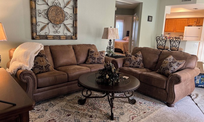 Desert Harbor Condominio | AZVR For Seniors, Your Home Away From Home, Monthly Short Term Rental