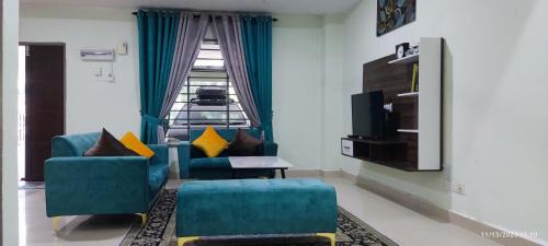 Karak Casa | Azzalia Homestay Karak Bentong with 4 Rooms 3 Aircond NJOI