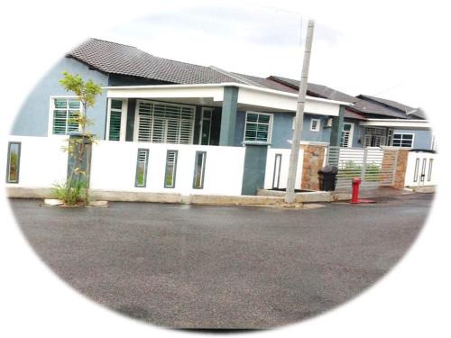 Bukit Kuang Apartamento | Azzinki HOMESTAY