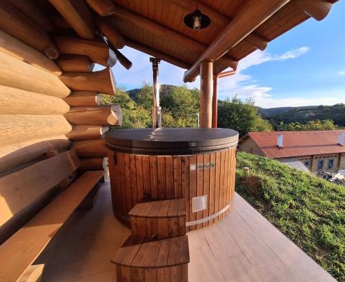 Band Chalet De Esquí | Bándi Kuckó