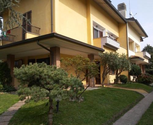 Cologno Monzese Cama Y Desayuno | B&B accogliente a due passi dal metrò di Milano - Casa Adriana