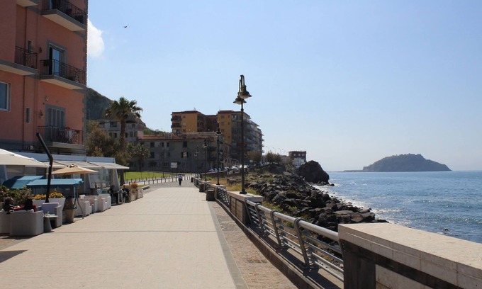 Pozzuoli Cama Y Desayuno | B&B Allerìa