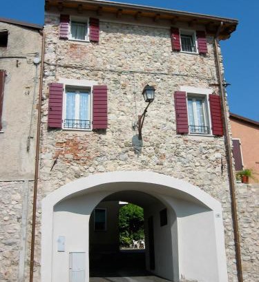 Castello Cama Y Desayuno | B&B Antiche Mura