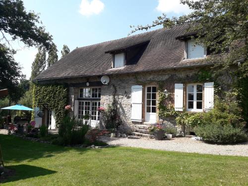 Saint-Hilaire-les-Places Cama Y Desayuno | B&B Buddleja