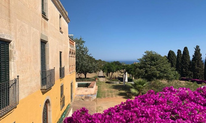 Premia de Dalt Cama Y Desayuno | B&B Can Casadella