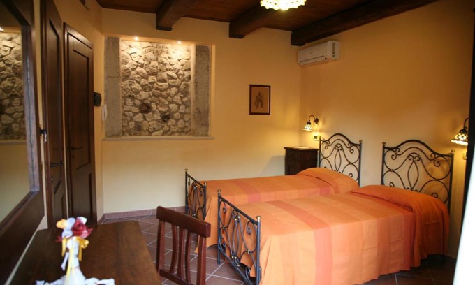 Santa Domenica Cama Y Desayuno | B&B Casa Sguitti nel Centro Storico tra Tropea e Capo Vaticano