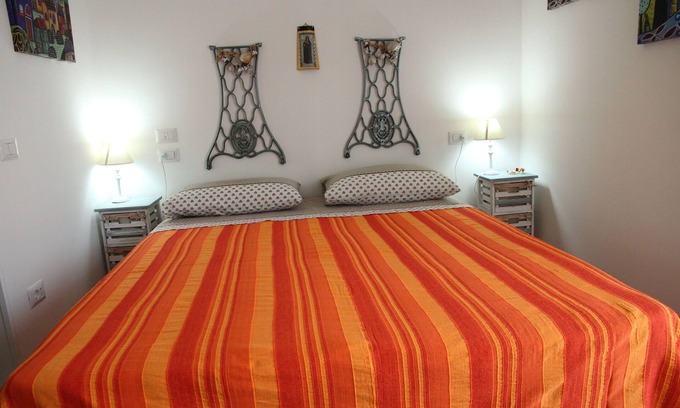 Crotone Cama Y Desayuno | B&B Castello - habitación con baño privado