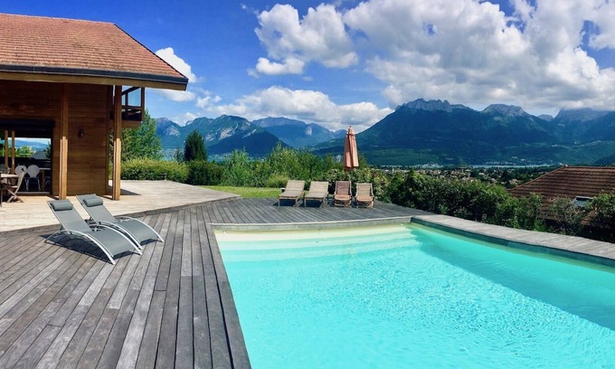 Saint-Jorioz Casa | B&B Chez Besson Lake Annecy mountain and lake view