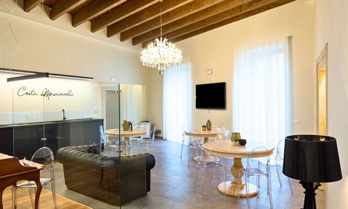 L'Aquila Cama Y Desayuno | [B&B Costa Masciarelli] 3 Suites in the center of the city - Wi-Fi - A/C - View