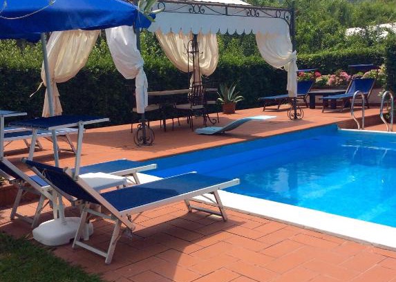 Sarzana Cama Y Desayuno | B&B Il Portico