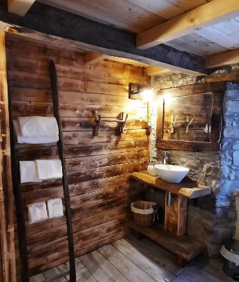 Frassinoro Cama Y Desayuno | b&b La Corte dei Cerri- Il Piccolo Chalet