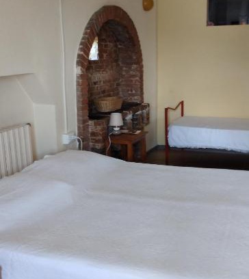 Montefiorino Apartamento | B&B La Verna