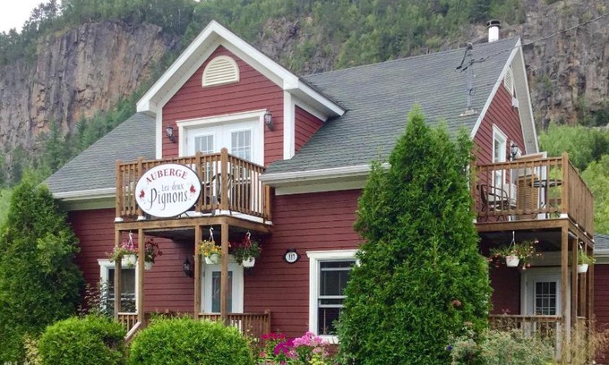 Petit-Saguenay Cama Y Desayuno | B&B Les Deux Pignons