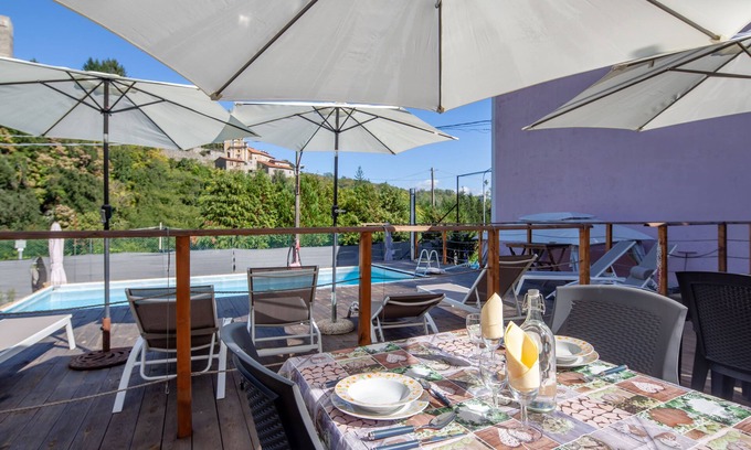 Tresana Cama Y Desayuno | B&B Lunigiana & Cinque Terre: pool, typical dinners, wellness family&friends